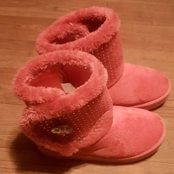SOLD Size 11 Pink Fur Rhinestone Boots - Picture 8 of 11